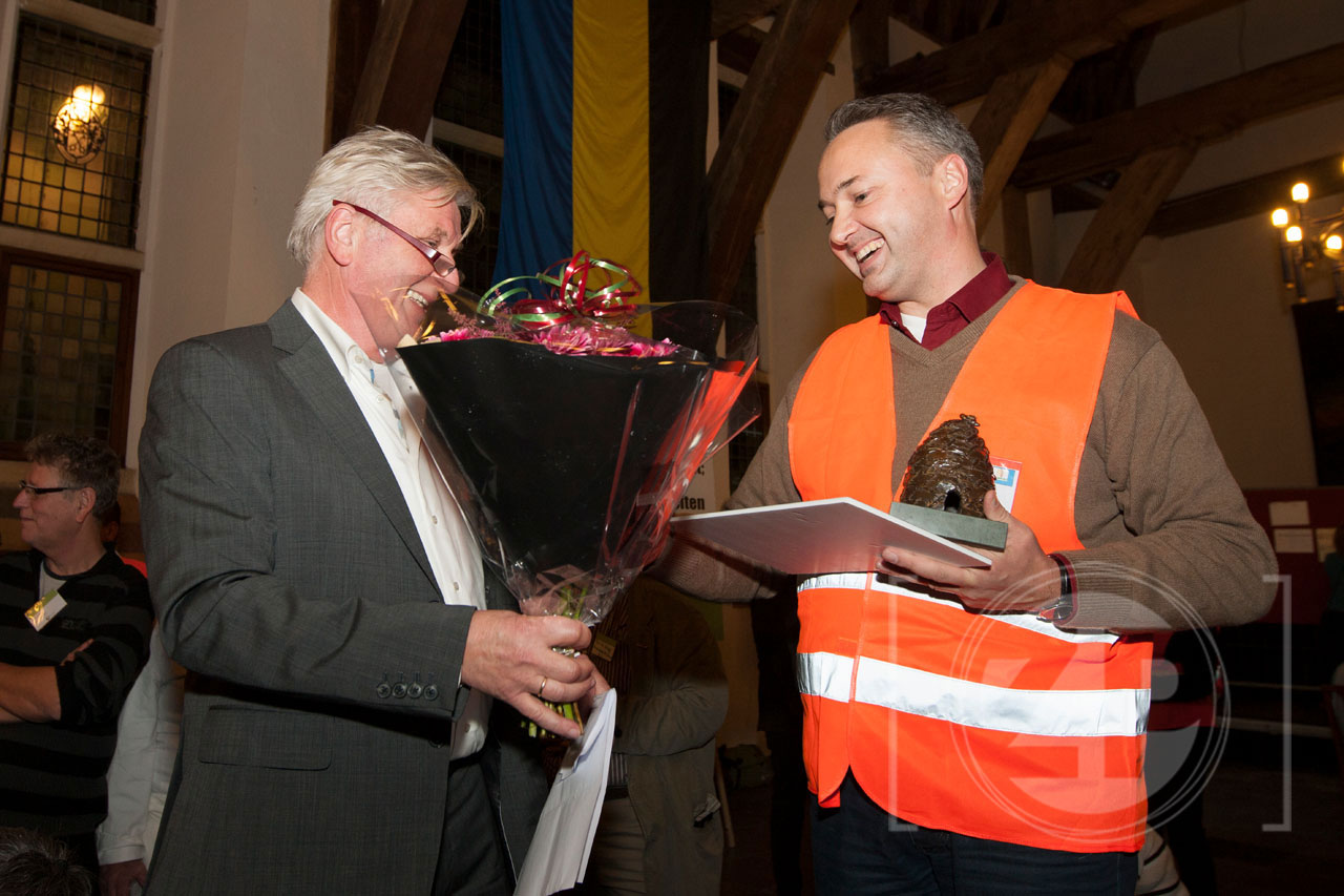 De MBO Award ging dit jaar naar Schoonmaakbedrijf Glans, Mark Heuvelink nam de prijs in ontvangst uit handen van juryvoorzitter Jos Addink.