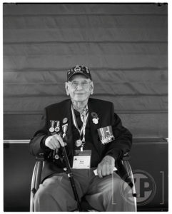 De Canadese veteraan Ted Paisley, gefotografeerd met een Speed Graphic camera. Foto: Patrick van Gemert