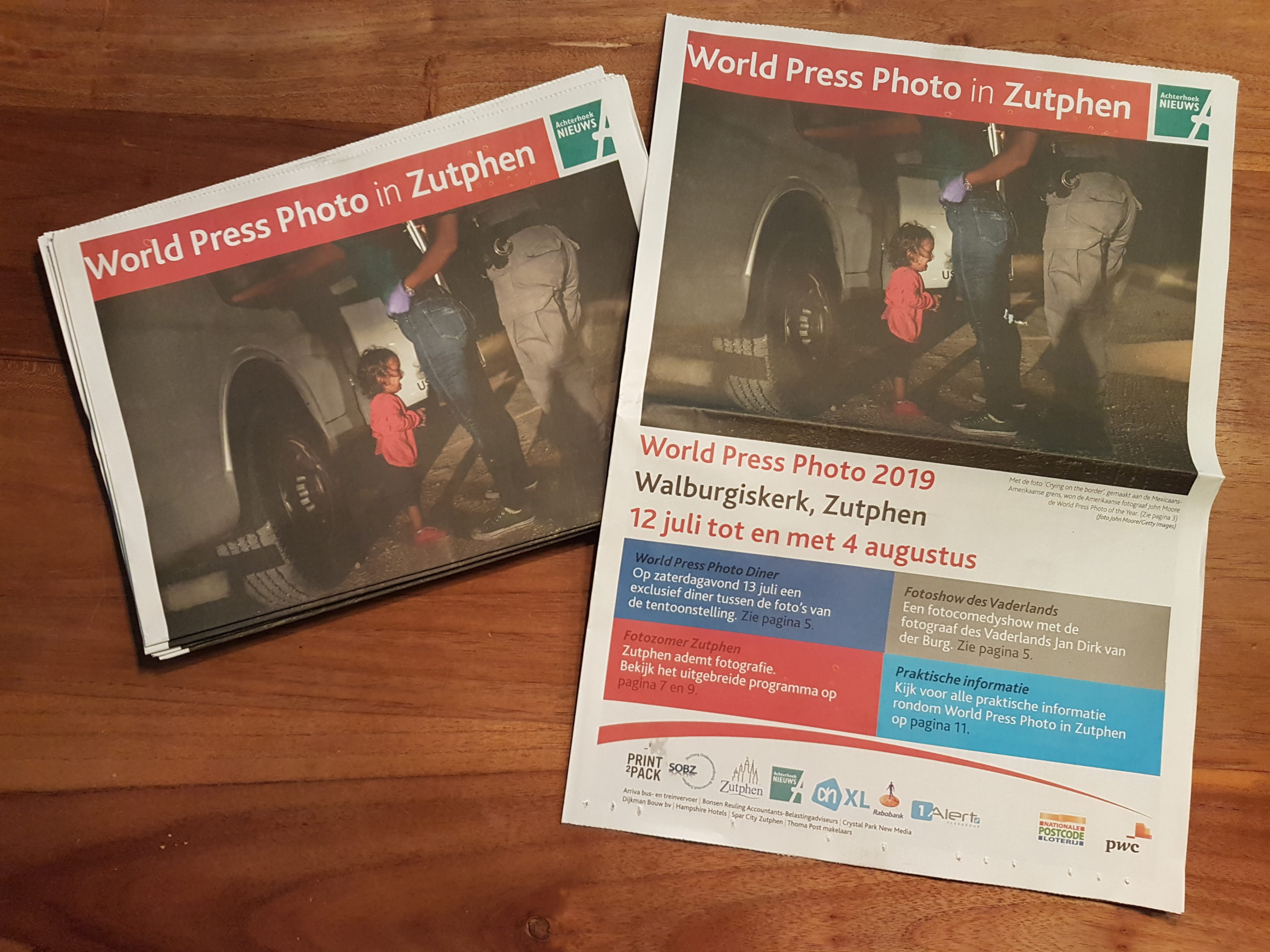 Speciale krant World Press Photo 2019 in Zutphen